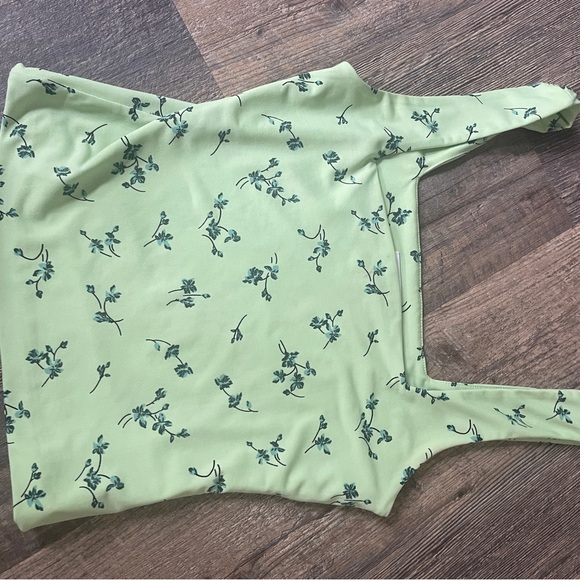 Sherbet Green top with blue floral details - Picture 2 of 3